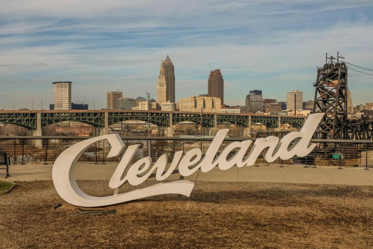 Frontdesk Waterfront Apts Downtown Cleveland Leilighet Eksteriør bilde